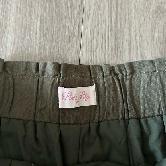 Pink Lily olive green drawstring linen shorts - Picture 2 of 5